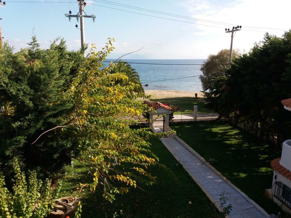 Beach House Villa Néa Mákri Esterno foto